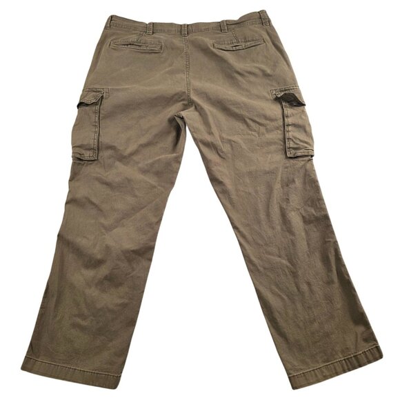 St. John Bay Men's Green Khakis Cargo Pants 38x29 - Picture 3 of 3